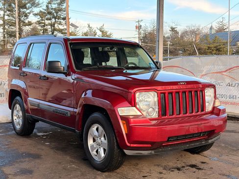 Used 2012 Jeep Liberty Sport w/ Driver Convenience Group image 6