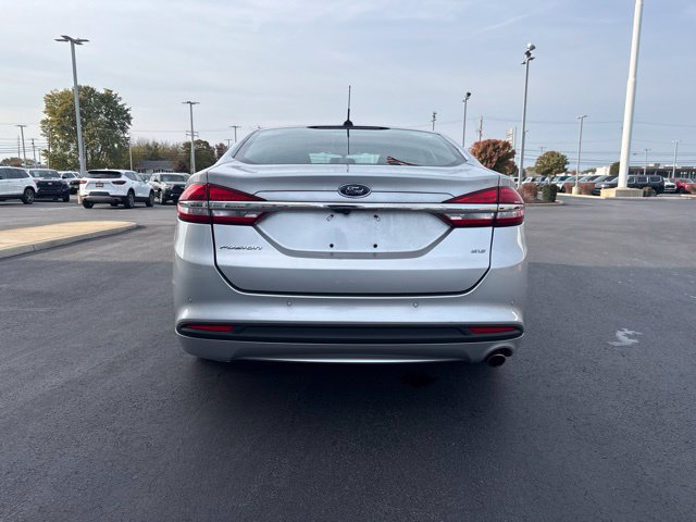 Used 2017 Ford Fusion SE w/ Fusion SE Technology Package FWD image 6