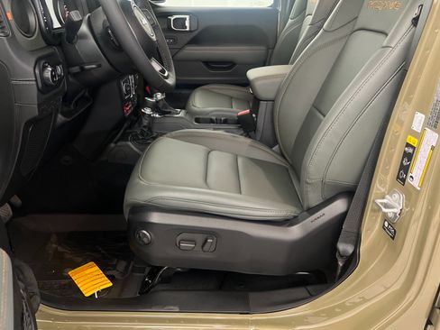 New 2025 Jeep Gladiator Mojave AWD/4WD image 17