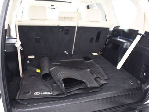 Used 2021 Lexus GX 460 Premium w/ Premium Package image 24