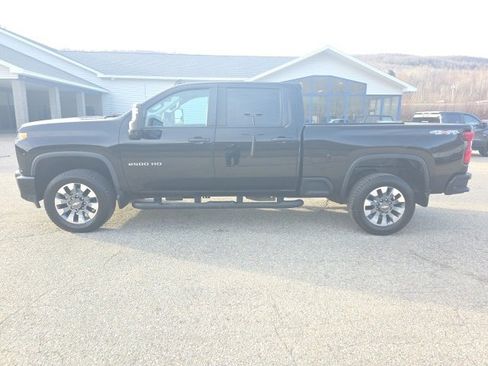 Used 2023 Chevrolet Silverado 2500 Custom w/ Custom Value Package image 4