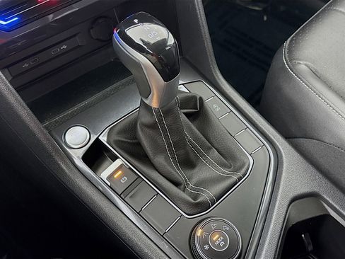 Certified 2023 Volkswagen Tiguan SE image 18