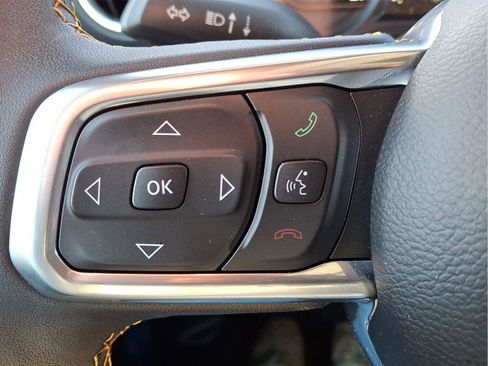 Used 2024 Jeep Wrangler Unlimited Sahara w/ Technology Group image 19