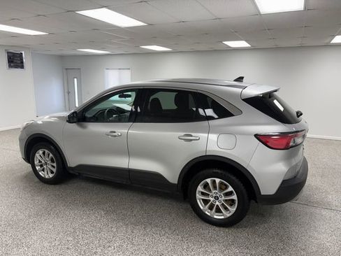Used 2020 Ford Escape SE image 5