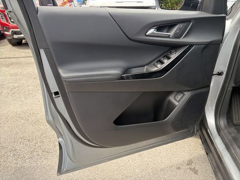 Used 2026 Chevrolet Equinox LT w/ Convenience Package II FWD image 35