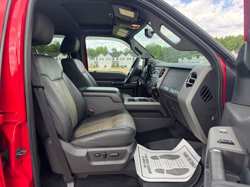 Used 2011 Ford F350 Lariat w/ Lariat Interior Pkg image 25
