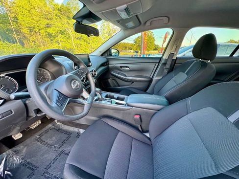 Used 2024 Nissan Sentra SV image 9