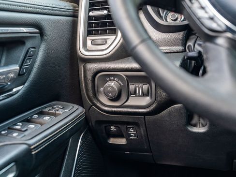 Used 2025 RAM 1500 Laramie image 27
