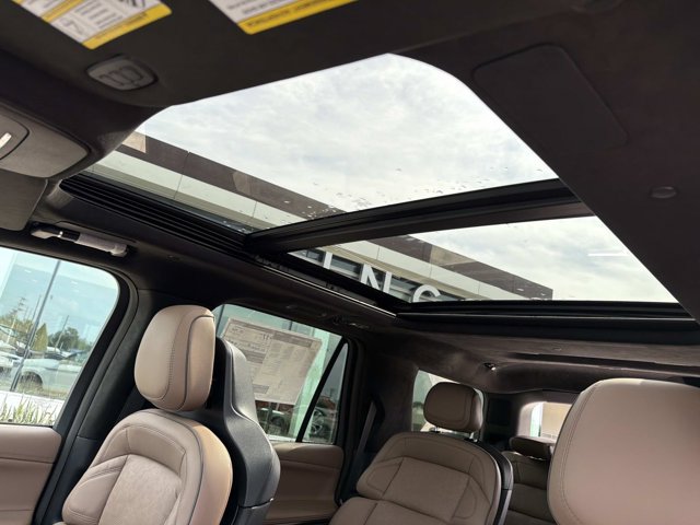 New 2027 Lincoln Navigator Black Label AWD/4WD image 29