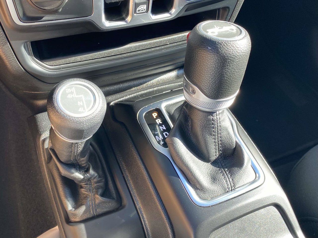 Used 2019 Jeep Wrangler Unlimited Sport S AWD/4WD image 38