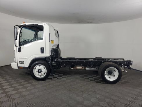 New 2026 Chevrolet Low Cab Forward RWD image 7