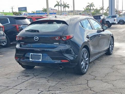 Used 2020 MAZDA MAZDA3 Hatchback w/ Preferred Package FWD image 4