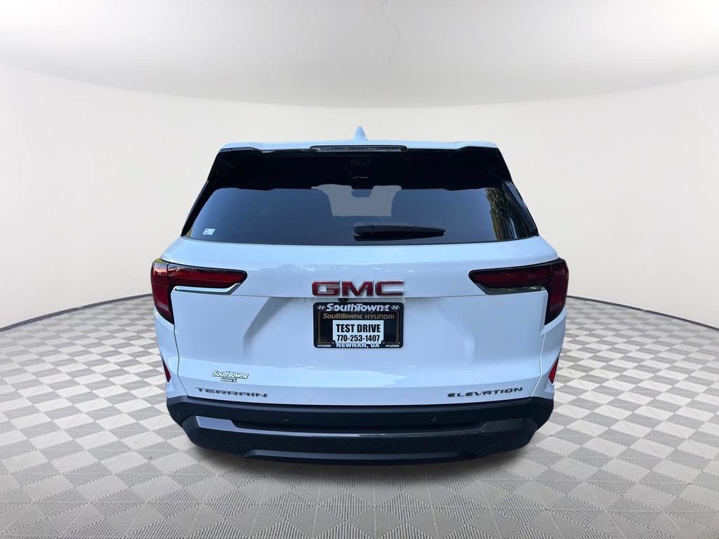 Used 2026 GMC Terrain Elevation w/ Technology Package II FWD image 6