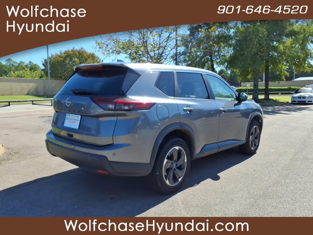 Used 2024 Nissan Rogue SV AWD/4WD image 5