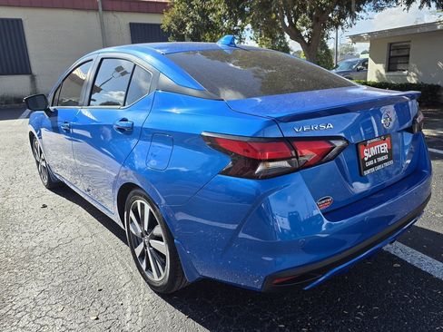 Used 2021 Nissan Versa SR image 3