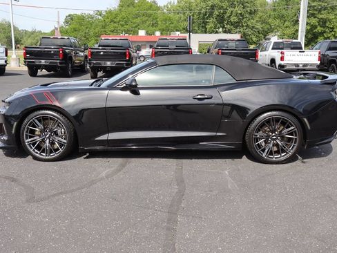 Used 2018 Chevrolet Camaro ZL1 RWD image 28