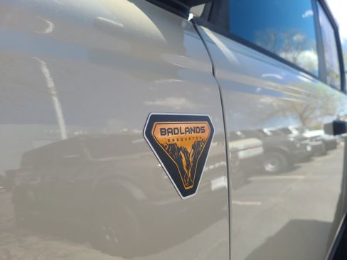Used 2025 Ford Bronco Badlands image 24