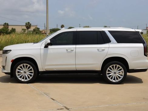 Used 2022 Cadillac Escalade Luxury RWD image 5
