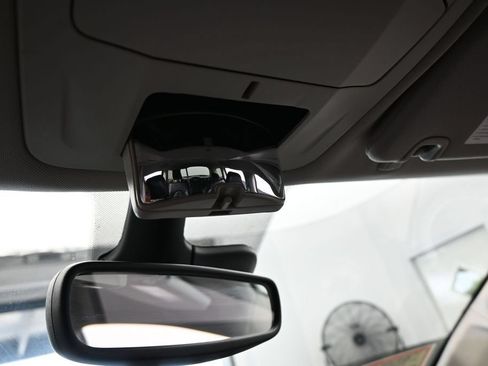 Used 2023 Chrysler Pacifica Touring-L FWD image 30