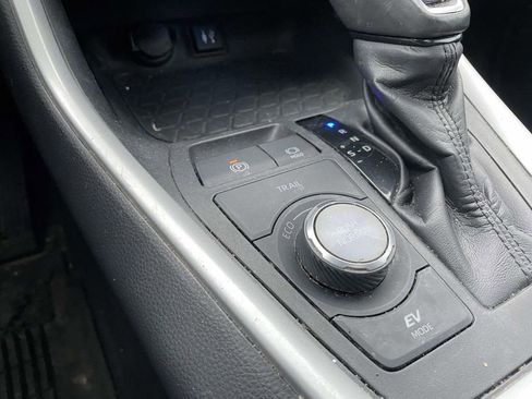 Used 2019 Toyota RAV4 XSE image 44