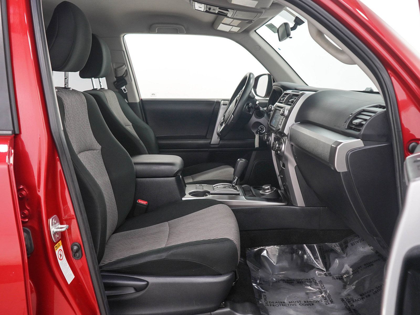 Used 2018 Toyota 4Runner SR5 AWD/4WD image 11