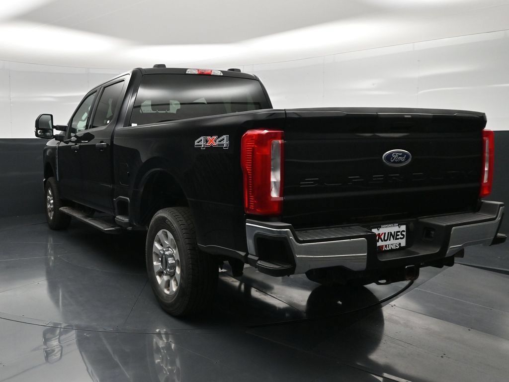 Used 2024 Ford F350 XLT AWD/4WD image 8