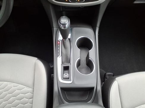 Used 2021 Chevrolet Equinox LS w/ LS Convenience Package image 22