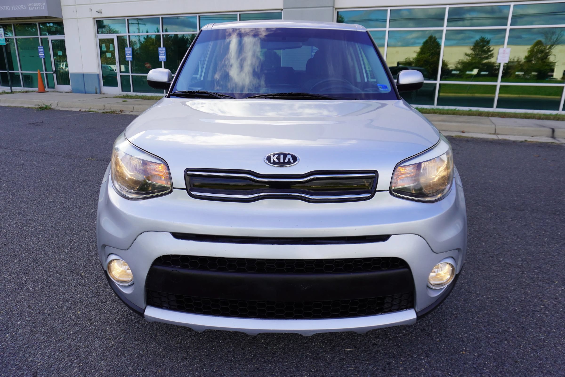 Used 2018 Kia Soul + FWD image 2
