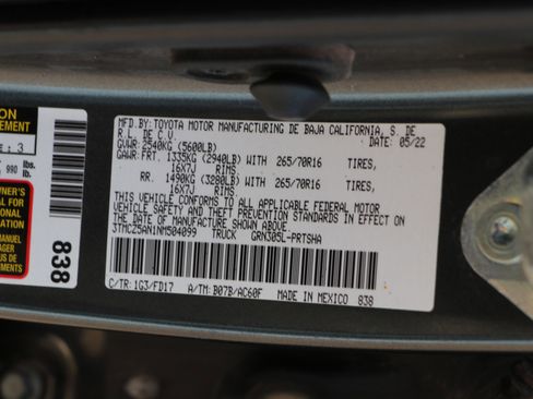 Used 2022 Toyota Tacoma TRD Off-Road image 33