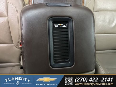 Used 2018 Chevrolet Suburban Premier AWD/4WD image 34
