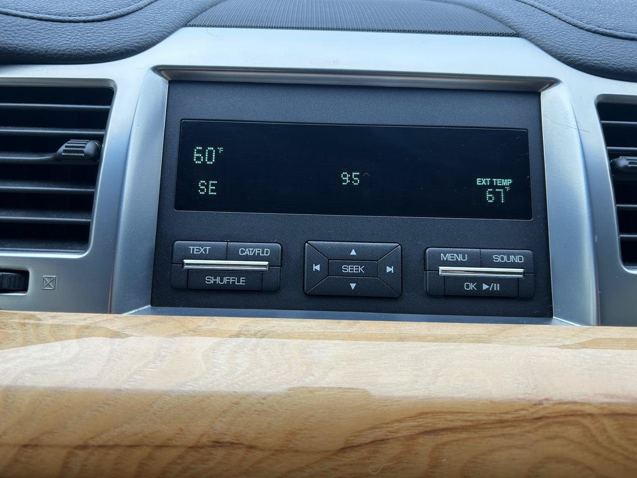 Used 2009 Lincoln MKS AWD image 22
