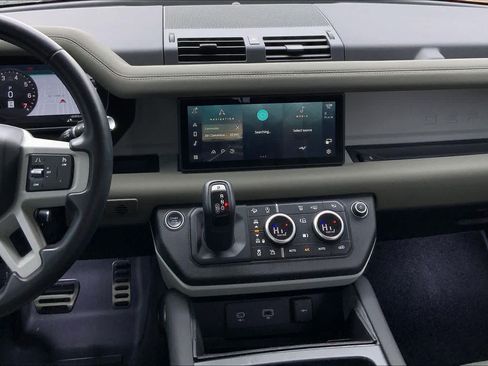 Used 2020 Land Rover Defender 110 SE AWD/4WD image 7