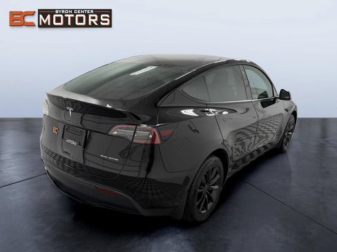 Used 2021 Tesla Model Y Long Range AWD/4WD image 6