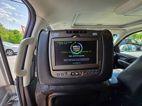 Used 2014 Cadillac Escalade Platinum AWD/4WD image 29