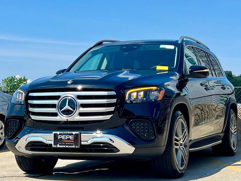 Used 2026 Mercedes-Benz GLS 450 4MATIC image 4