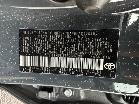 Used 2025 Toyota Corolla LE image 18