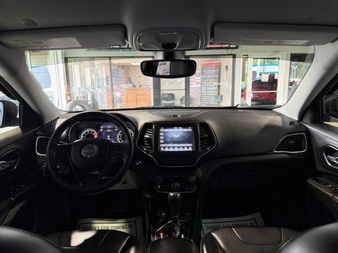 Used 2020 Jeep Cherokee Trailhawk AWD/4WD image 25