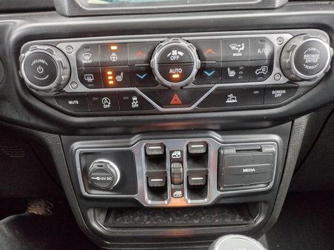 Used 2021 Jeep Gladiator Overland w/ Uconnect 4C Nav & Sound Group image 5