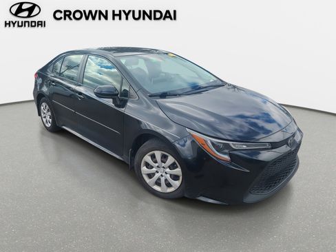 Used 2021 Toyota Corolla LE image 4
