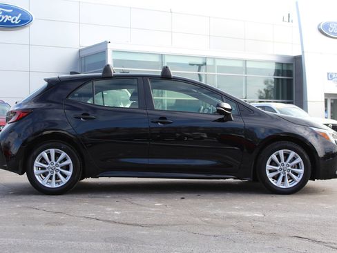 Used 2025 Toyota Corolla SE image 9