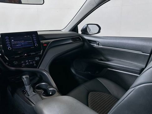 Used 2021 Toyota Camry SE FWD image 23