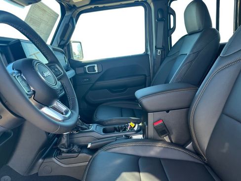 New 2026 Jeep Wrangler Unlimited Sahara AWD/4WD image 19