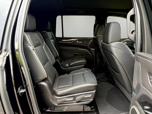 Certified 2024 Cadillac Escalade ESV Premium Luxury RWD image 17