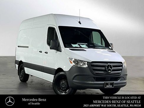 Used 2025 Mercedes-Benz Sprinter 2500 image 1