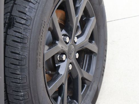 Used 2024 Jeep Grand Cherokee L Laredo AWD/4WD image 41