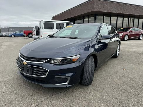 Used 2017 Chevrolet Malibu LT image 4