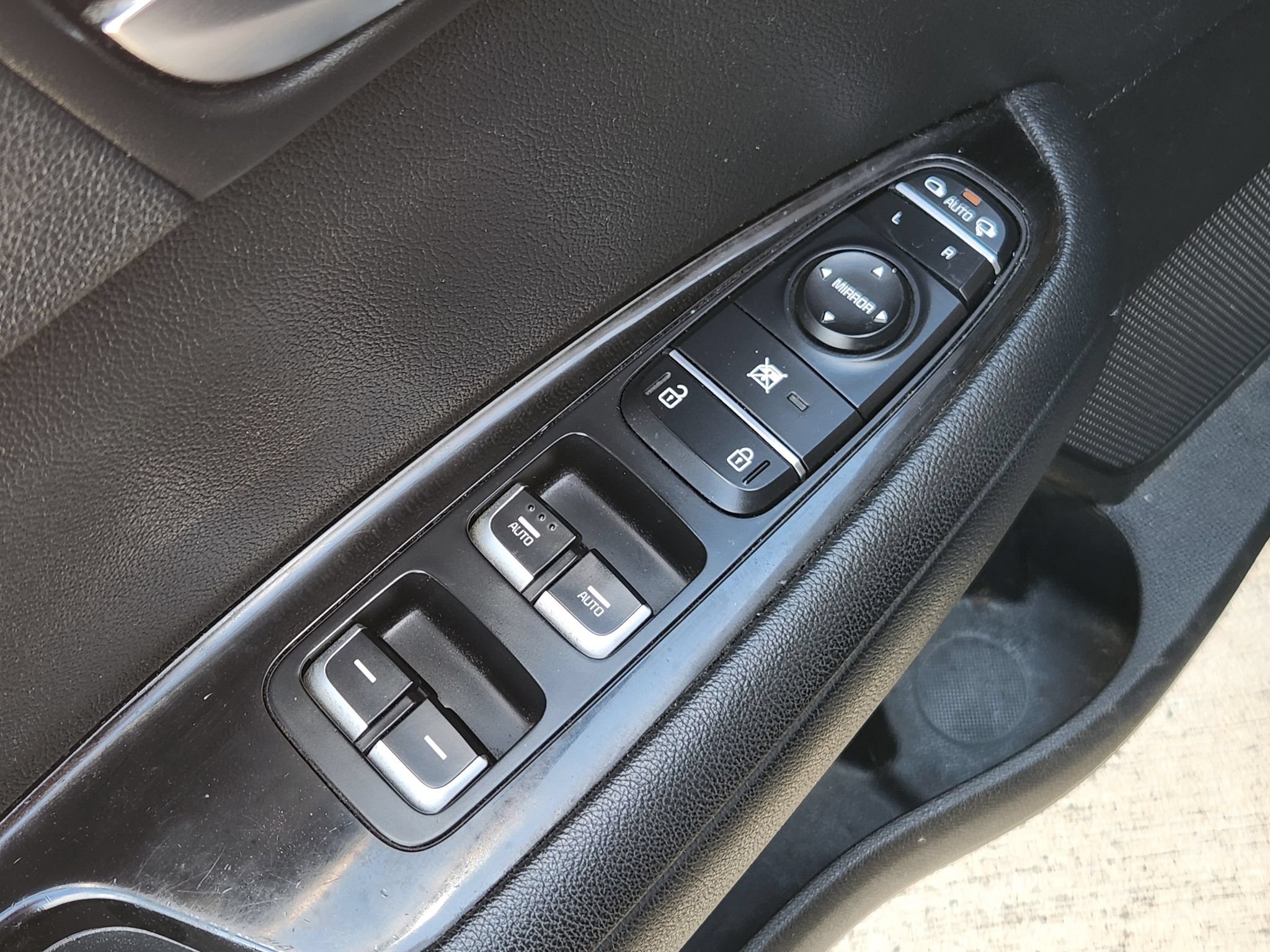 Used 2018 Kia Optima SX FWD image 23
