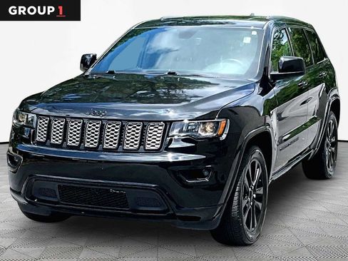 Used 2018 Jeep Grand Cherokee Altitude RWD image 1