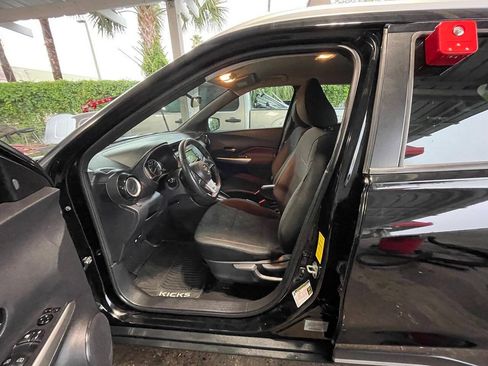 Used 2019 Nissan Kicks SR w/ Exterior Package FWD image 9