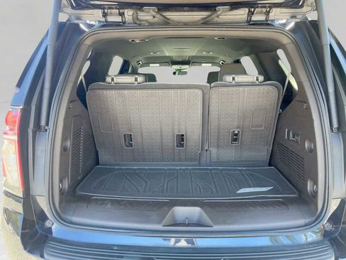 Used 2023 Chevrolet Tahoe LT w/ Luxury Package RWD image 7